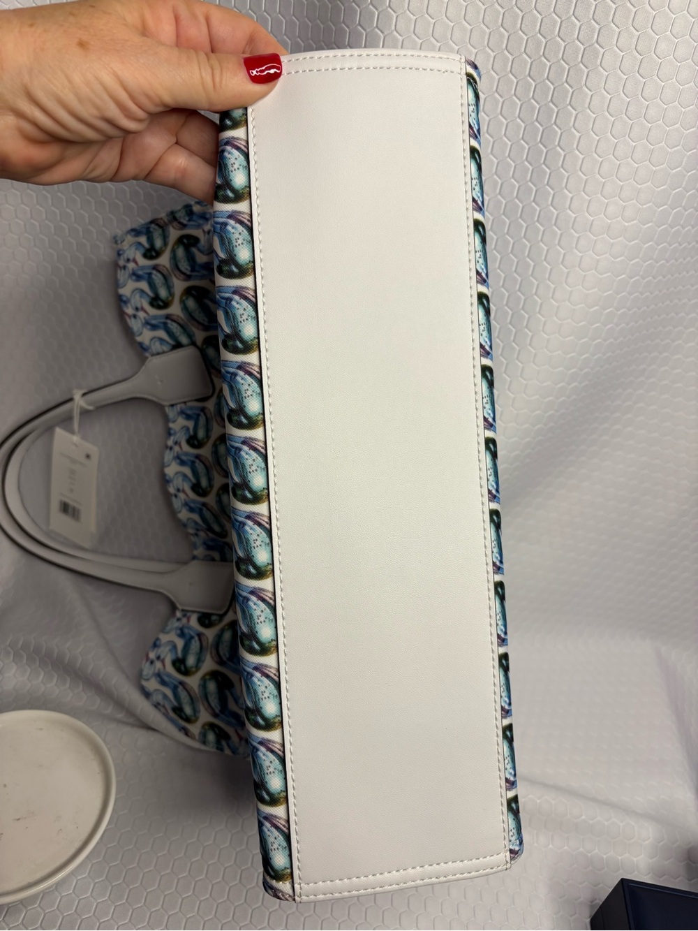 Tory Burch Ella White Leather Tote with Blue-Green Swan Pattern and Earrings NWT - Picture 10 of 14